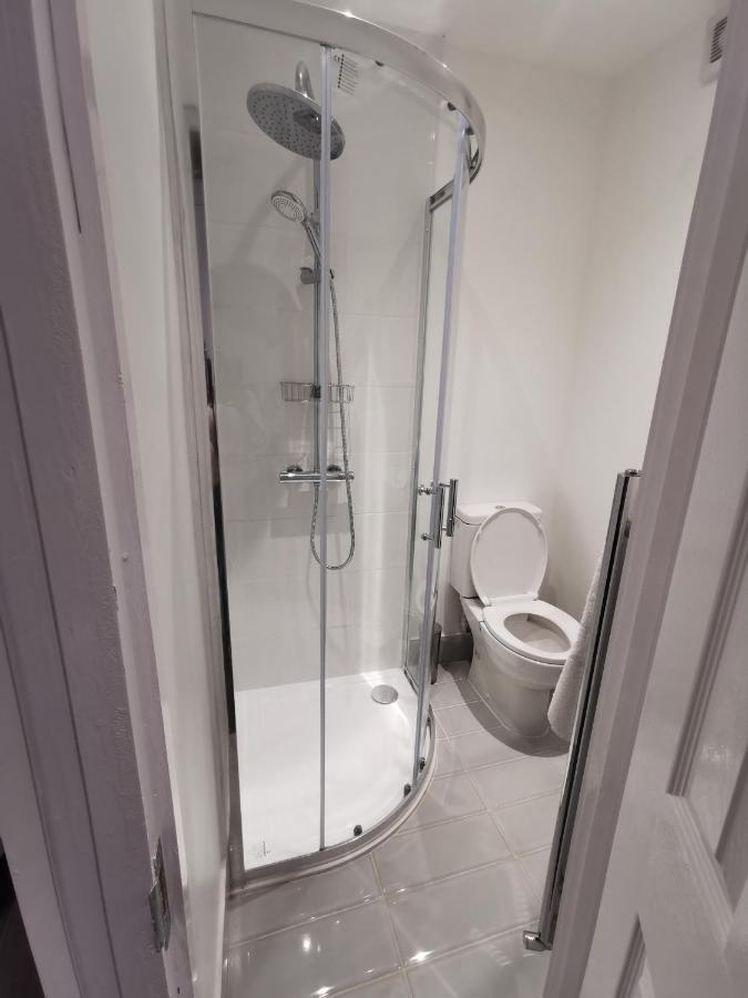 Studio Self Contained Double Bedroom 伦敦 外观 照片
