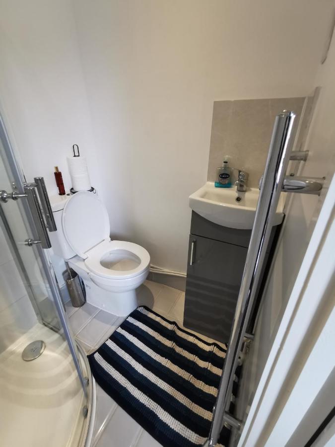 Studio Self Contained Double Bedroom 伦敦 外观 照片